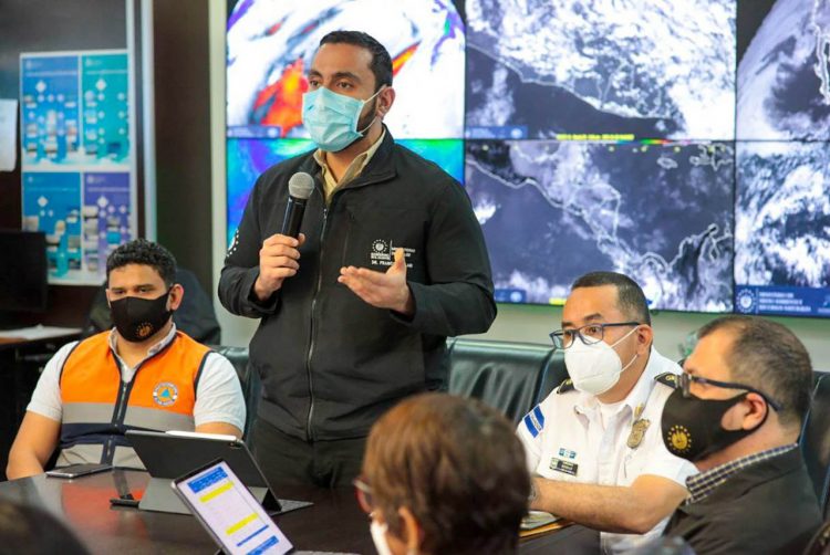 Incendios. También reportaron 126 incendios; 38 fueron
estructurales y 24 en vehículos.