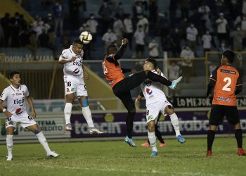 Águila se pone a tiro de FAS: buscará su título 17 en la final ante el Alianza