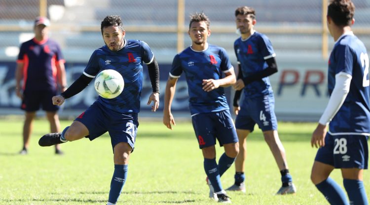 Alianza espera a FAS en el estadio Cuscatlán. Foto David Martínez