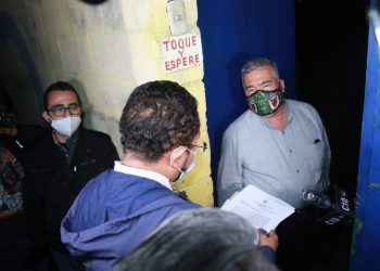 Los veteranos de guerra salvadoreños presentan pruebas de alquiler de local a FGR