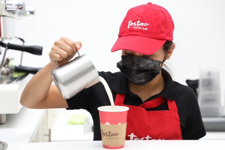 El café es de altura proporcionado por "Tostao" y es 100 % salvadoreño.