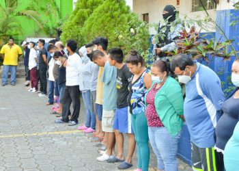 Capturan a más de 20 personas por usurpación de viviendas en San Salvador