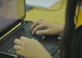 Mined suspende regreso presencial a los centros educativos