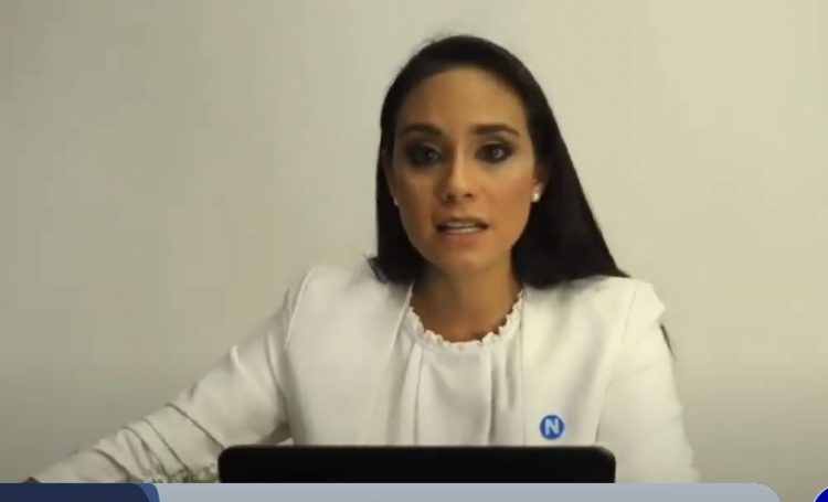 Lorena Fuentes candidata de NI por el departamento de Santa Ana aseveró que basará sus propuestas legislativas para favorecer a las grandes mayorías. Foto/ Cortesía.