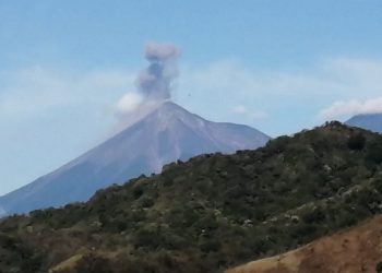 Volcán de Fuego registra explosiones en Guatemala