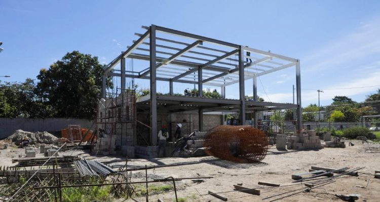 Construcción de Centro Urbano de Bienestar y Oportunidades (CUBO) avanza con eficacia en colonia IVU, en San Salvador