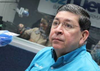 Walter Araujo anuncia a candidata a diputada que lo sustituirá en las elecciones