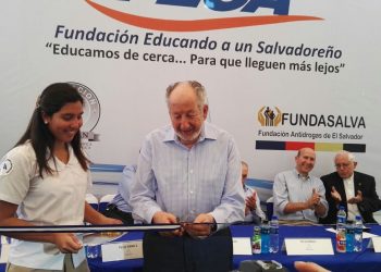Fallece Teófilo Simán, empresario y presidente honorario de Cruz Roja Salvadoreña
