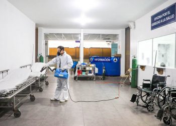 Ministerio de Salud realiza trabajos de desinfección en Hospital Bloom y Hospital Zacamil