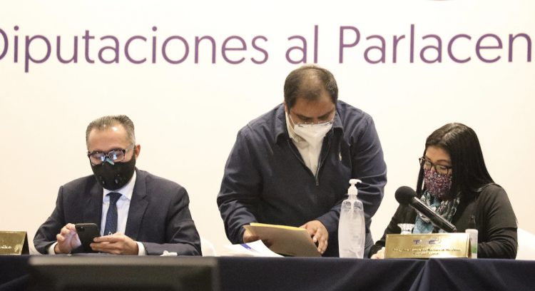 Los magistrados esperan finalizar esta semana la inscripción de la planilla de Nuevas Ideas que aún está pendiente. / FOTO: Diario El Salvador