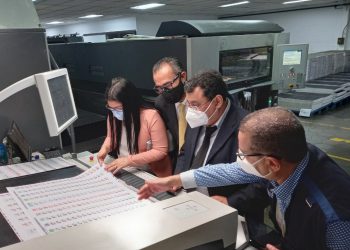 El TSE verifica impresión de papeletas de votación