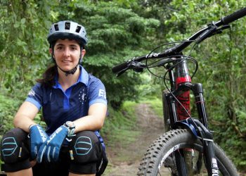 La ciclista Mariana Salazar arriba al país para competir en el campeonato de downhill