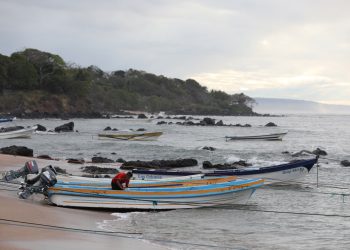 Gobierno apoyará a taxistas con fondos y con lanchas a pescadores por $27.9 millones