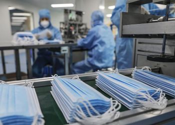 Comercio mundial de mascarillas se multiplicó por seis en 2020