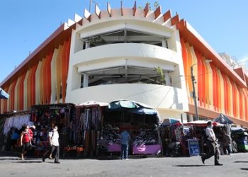 Vendedores pagarán $290 mensuales por puestos en el Hula Hula