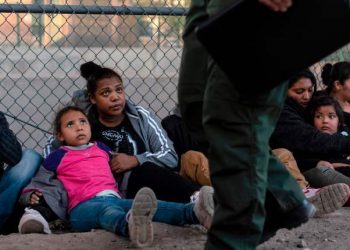 «¡No son criminales!»: niños migrantes venezolanos permanecen detenidos en Trinidad y Tobago