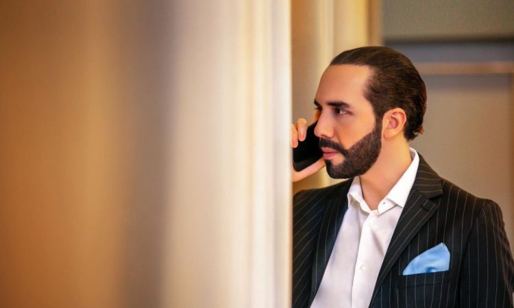 Presidente Nayib Bukele sorprende con nuevo video de TikTok