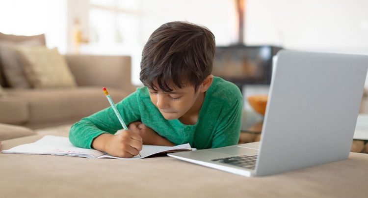 La educación, como el resto de sectores, debieron modificar sus dinámicas debido a la pandemia.