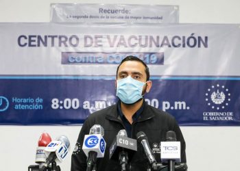 Más de 2,000 equipos de salud están preparados para plan de vacunación: ministro de Salud