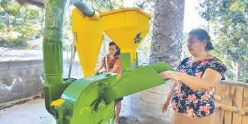 Iniciaron con aves de corral, ahora tienen su propia fábrica de comida en Ahuachapán