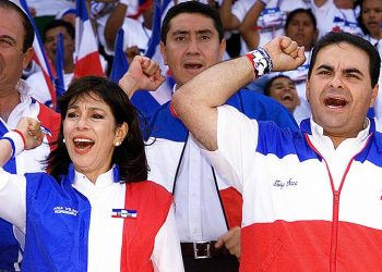 Expresidente Saca y su esposa condenados por enriquecimiento ilícito de $4.4 millones
