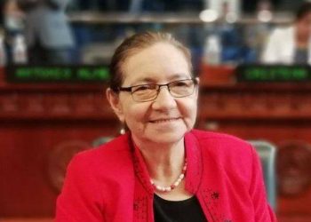 Exdiputada del FMLN ingresada en hospital privado por la COVID-19