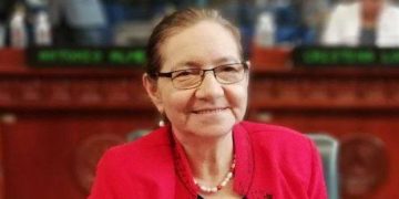 Exdiputada del FMLN ingresada en hospital privado por la COVID-19