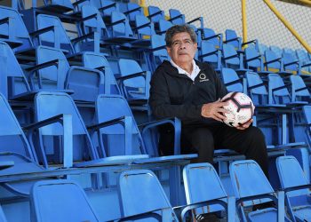 Opinión: El profe Óscar Benítez reclama respeto por el «Pájaro picón, picón»