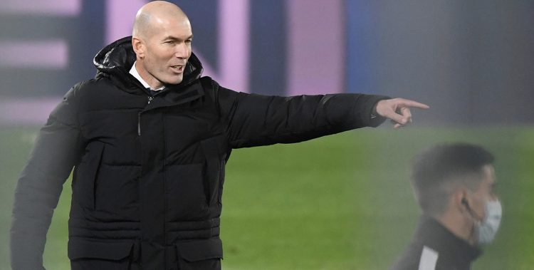 El francés Zinedine Zidane íde respeto a la prensa y que le dejen tabajar tranquilo. FOTO AFP.