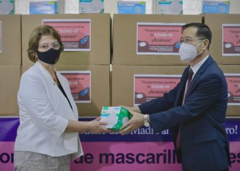 Ministerio de Educación recibe donativo para prevenir la COVID-19 en escuelas públicas