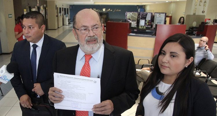 José Antonio Salaverría, cuando acudió a tribunales. Foto Diario El Salvador