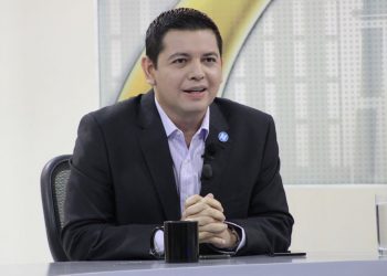Existen legisladores que son carga laboral, dice candidato a diputado de Nuevas Ideas