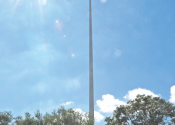 Alcalde de San Salvador insiste en que bandera cuesta $4,700