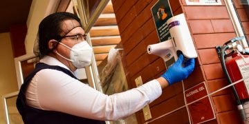 Empresarios y clientes no cumplen las medidas de bioseguridad