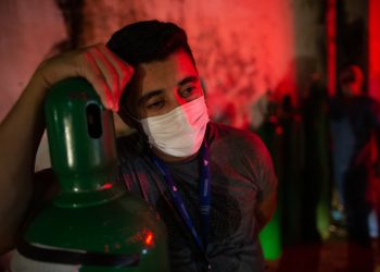 Búsqueda desesperada de oxígeno en Manaos para salvar a pacientes en casa