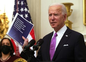 Joe Biden anuncia cuarentena para viajeros que lleguen a EE. UU. y endurece normas sobre uso de mascarilla
