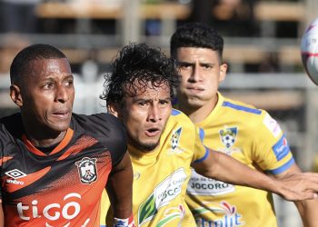 Jocoro sueña con la final gracias a un autogol del panameño Nicolás Muñoz