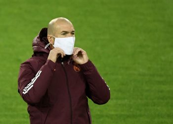 El técnico del Real Madrid, Zinedine Zidane, da positivo a la COVID-19