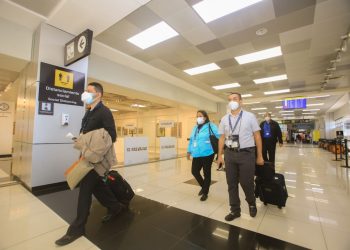 Segundo contingente refuerza emisión de pasaportes en EE. UU.
