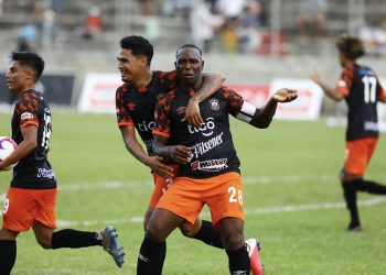 Águila sacó la casta, derrotó con autoridad al Jocoro 2-0 y se apunta una nueva final