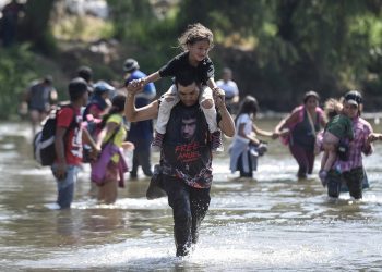 El Salvador y Estados Unidos reafirman compromiso de luchar contra la migración irregular