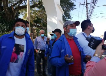 Trabajadores de cementerio «La Bermeja» realizan paro laboral