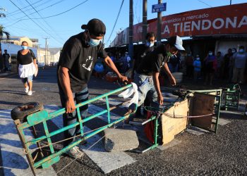Comerciantes de Mercado La Tiendona denuncian proyectos fantasmas, privatización y alza de impuestos