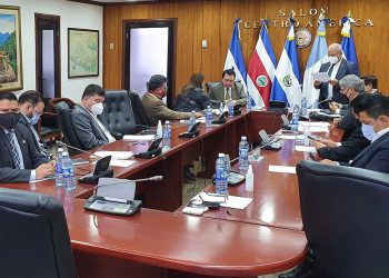 Diputados analizarán solicitud para interpelación del ministro de Hacienda