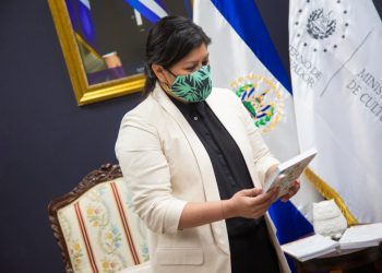 Ministerio de Cultura recibe un valioso donativo de libros para bibliotecas públicas y CUBO