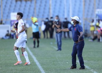 ¡Tigana, histórico! Igualó a Sepúlveda y Alonso al conseguir el título 15 con Alianza