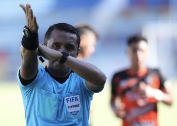 Rafael Rodríguez, ex árbitro FIFA: «Arbitraje aceptable de Barton»