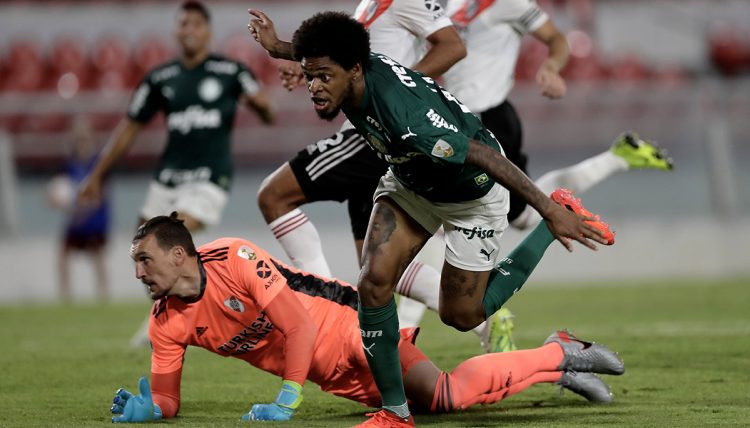 Palmeiras dio cuenta del River en el estadio del Independiente, de Avellaneda.