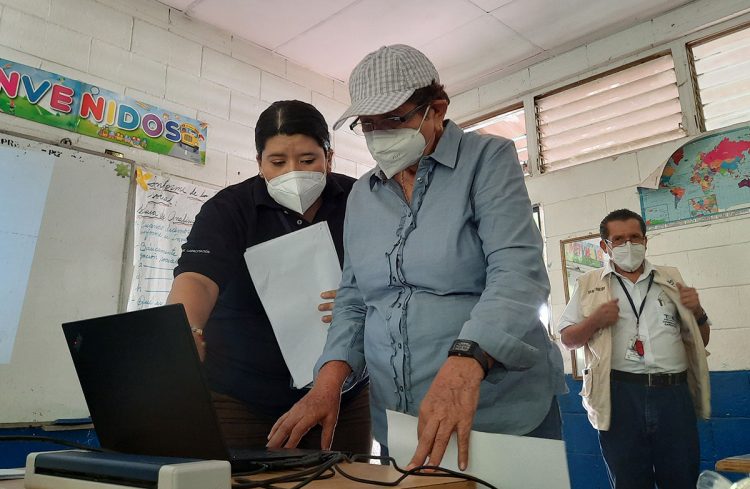 Alrededor de 5, 000 personas serán capacitadas en San Miguel con equipo informático. / FOTO: Juan Carlos Díaz