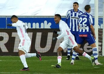 Real Madrid despeja la crisis goleando 4-1 al Alavés